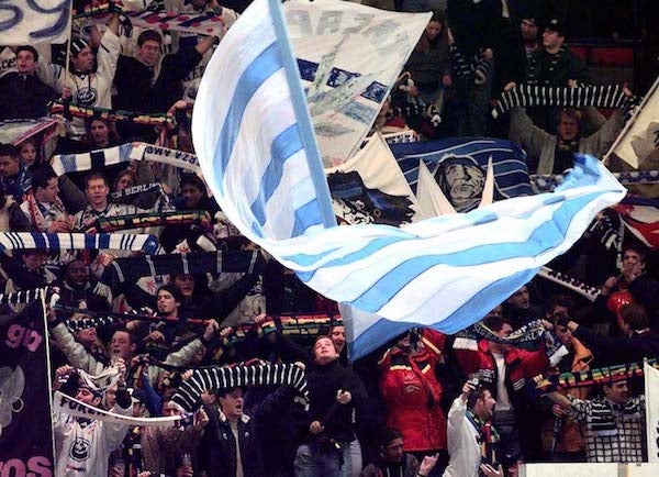 Ambri-Fans.jpg