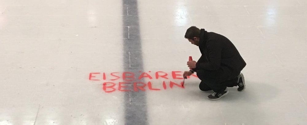 Eismalaktion im Rahmen des Hoffests